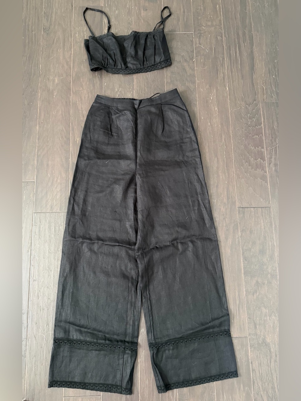 Reformation Linen Set - Picture 7 of 9